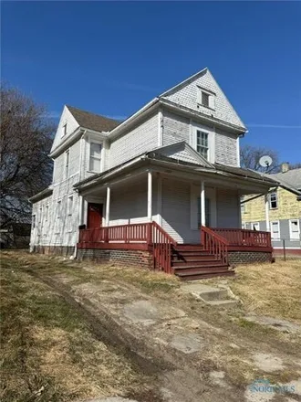 Buy this 4 bed house on 1443 North Ontario Street in Toledo, OH 43604