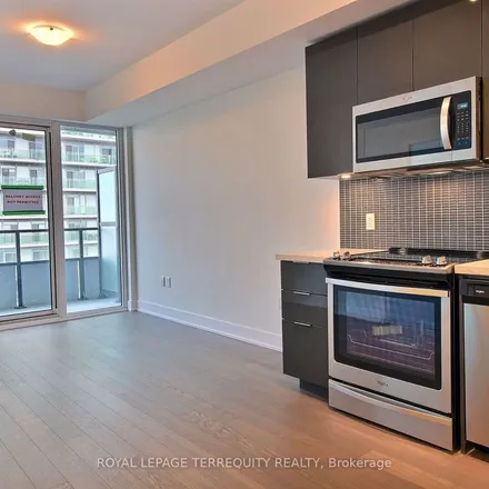 Image 9 - Eau du Soleil, 2183 Lake Shore Boulevard West, Toronto, ON M8V 1A2, Canada - Apartment for rent