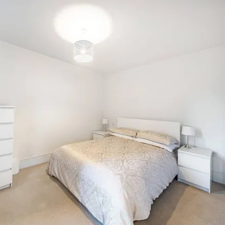 Image 2 - East Stand, Avenell Road, London, N5 1BP, United Kingdom - Apartment for rent