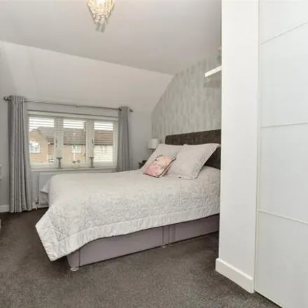 Image 7 - Burnell Avenue, Belle Grove, London, DA16 3HN, United Kingdom - Duplex for sale