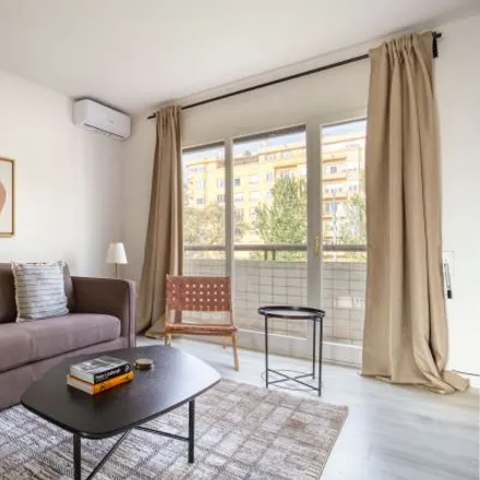 Rent this 3 bed apartment on Zumm in Plaça de Molina, 6