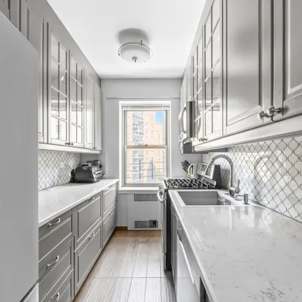 Image 5 - The Halsey House, 98th Place, New York, NY 11374, USA - Apartment for sale