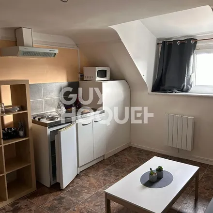 Rent this 1 bed apartment on 62 Rue de Chollet in 28200 Châteaudun, France