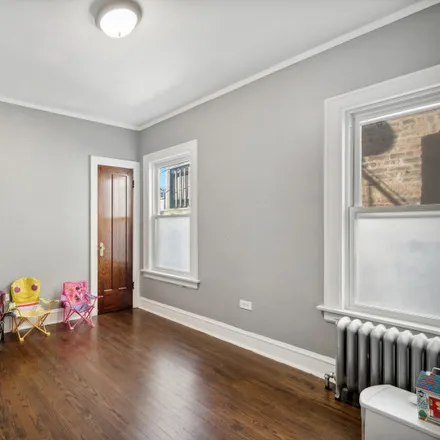 Image 9 - Beat 2523, 4105 West Oakdale Avenue, Chicago, IL 60641, USA - House for sale