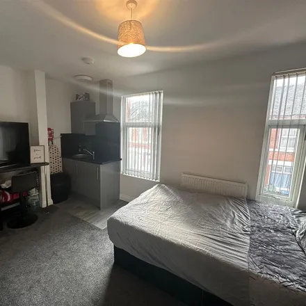 Rent this 1 bed apartment on 16 Waveley Road in Coventry, CV1 3AG
