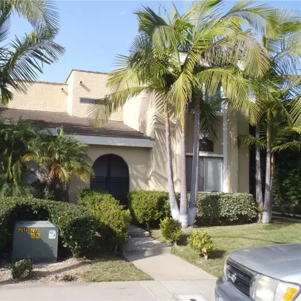 Rent this studio townhouse on 17762 Paseo Circle in Liberty Park, Huntington Beach
