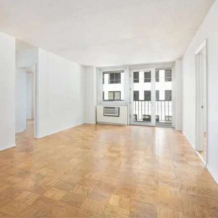 Rent this 3 bed apartment on La Premier in West 55th Street, New York
