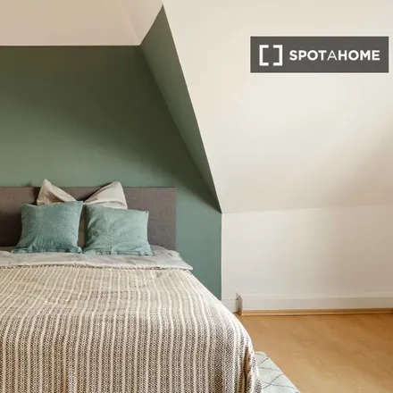 Rent this 4 bed room on Isestraße 35 in 20144 Hamburg, Germany