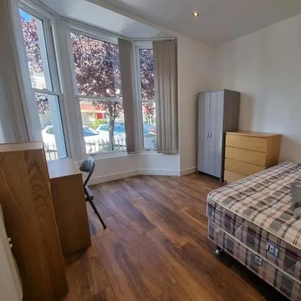 Image 4 - Russell Terrace, Royal Leamington Spa, CV31 1EY, United Kingdom - Room for rent