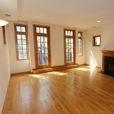 Image 7 - 824 West Buckingham Place, Chicago, IL 60657, USA - House for rent