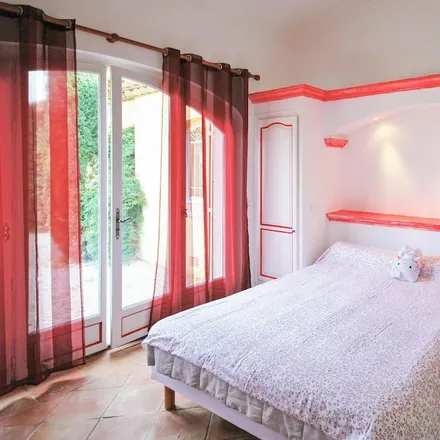 Rent this 3 bed house on 83120 Sainte-Maxime