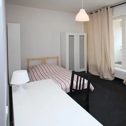 Rent this 2 bed room on Eschengraben 3 in 13189 Berlin, Germany