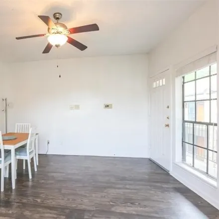 Image 3 - 912 West 22nd Street, Austin, TX 78705, USA - Condo for rent