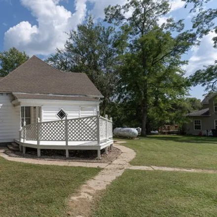 Image 3 - 135 Bloomington Street, Bevier, Macon County, MO 63532, USA - House for sale