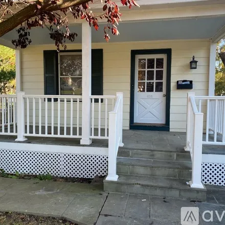 Rent this 4 bed house on 424 Washington Ave