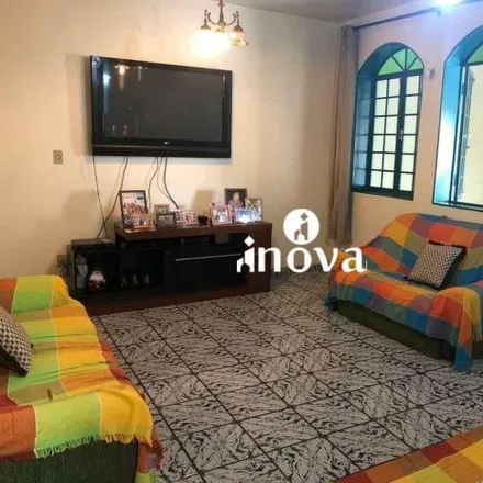 Buy this 3 bed house on Rua João Caetano in Fabrício, Uberaba - MG