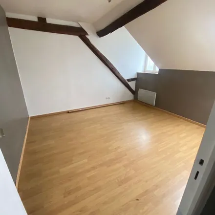 Rent this 3 bed apartment on 53 Rue Jean Jaurès in 77130 Montereau-Fault-Yonne, France