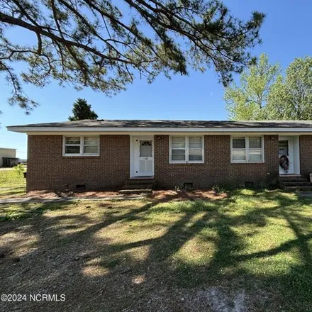 Buy this 4 bed house on 198 Heath Street in Clinton, NC 28328