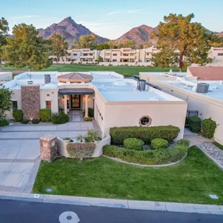Image 2 - 2737 East Arizona Biltmore Circle, Phoenix, AZ 85016, USA - House for sale