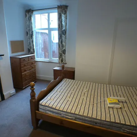 Image 7 - 87 St Davids Hill, Exeter, EX4 4DY, United Kingdom - Apartment for rent