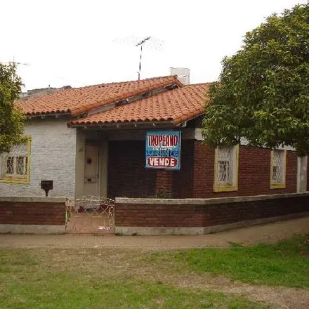 Buy this studio house on Mariano Moreno 2703 in Partido de La Matanza, B1752 CXU Lomas del Mirador