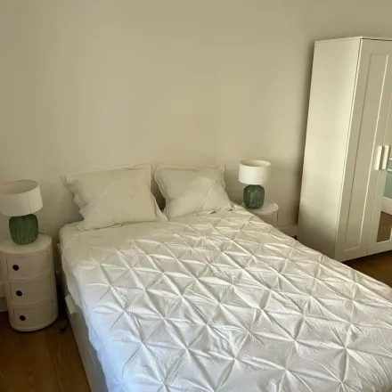 Rent this 1 bed apartment on Avenida Sidónio Pais in 1069-413 Lisbon, Portugal