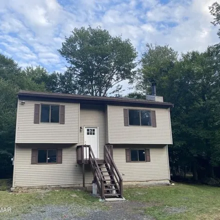 Rent this 5 bed house on 860 Country Place Drive in Coolbaugh Township, PA 18466