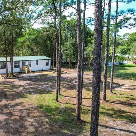 Buy this 3 bed house on 5860 South Bennett Point in Homosassa Springs, FL 34446