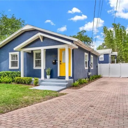 Buy this 3 bed house on 1615 Park Lake Street in Orlando, FL 32803