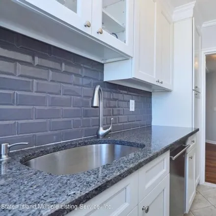 Buy this 1 bed apartment on 565 Castleton Avenue in New York, NY 10301