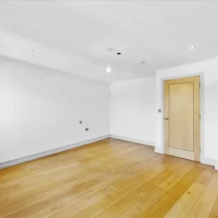 Rent this 3 bed townhouse on Brackley Terrace in London, W4 2HJ