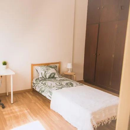 Rent this 6 bed room on Rua Coutinho de Azevedo 228 in 230, 232