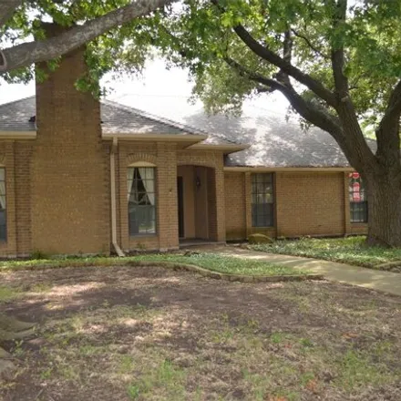 Image 2 - 390 Cardinal Creek Drive, Duncanville, TX 75137, USA - House for sale