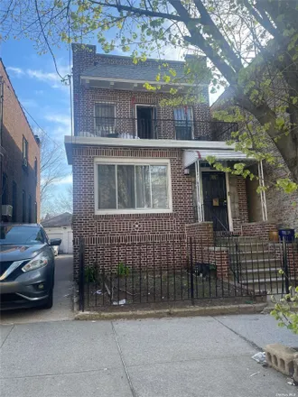 Buy this 3 bed house on 642 East 223rd Street in New York, NY 10466