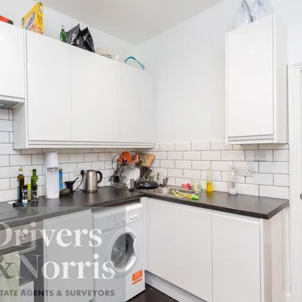 Rent this 4 bed apartment on unnamed road in London, RM8 3XB