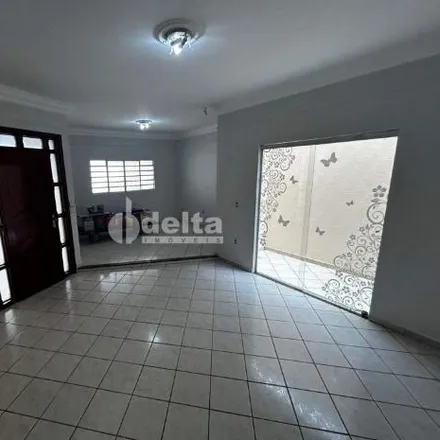 Rent this 3 bed house on Avenida Segismundo Pereira 1805 in Segismundo Pereira, Uberlândia - MG