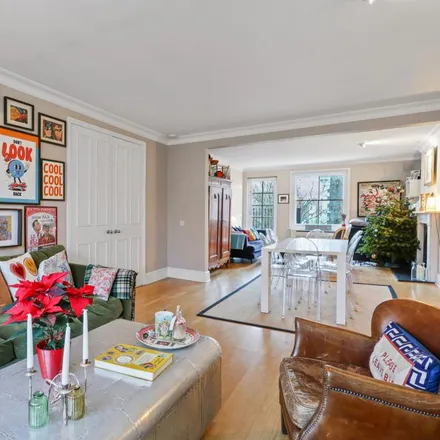 Rent this 3 bed apartment on 12 Marloes Road in London, W8 5LH