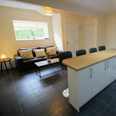 Rent this 5 bed house on First Avenue in Highfields, DN6 7QJ