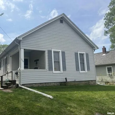 Buy this 2 bed house on 934 Margaret Street in Pekin, IL 61554