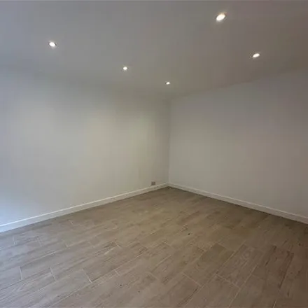 Image 3 - 7 Maple Mews, London, NW6 5UY, United Kingdom - House for rent