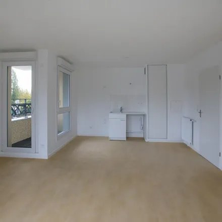 Rent this 2 bed apartment on 97 Rue Jacques Duclos in 93600 Aulnay-sous-Bois, France