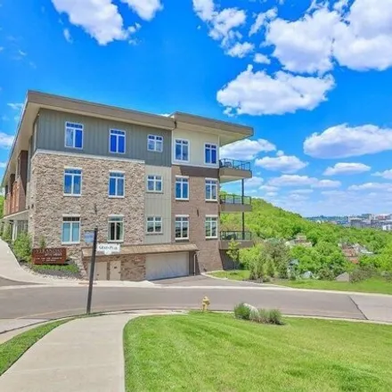 Buy this 2 bed condo on 1100 Grays Peak in Covington, KY 41011