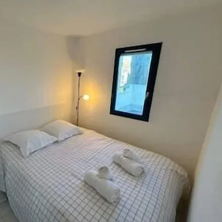 Rent this 1 bed apartment on Le Lavandou in Avenue du Général de Gaulle, 83980 Le Lavandou