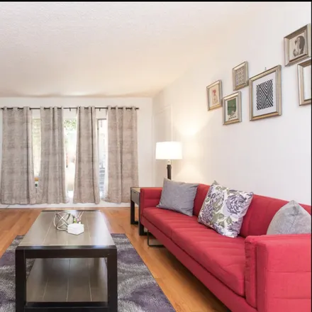 Image 3 - 7845 Willoughby Avenue, Los Angeles, CA 90046, USA - House for rent