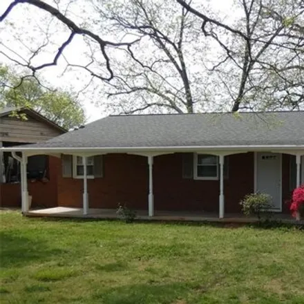 Rent this 3 bed house on 204 Lindsey Street in Green Acres, Statesville