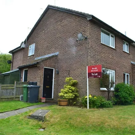 Rent this 1 bed townhouse on Titchfield Close in Tadley, RG26 3UG