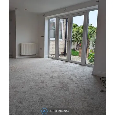 Rent this 2 bed apartment on Oakfield Road in Middlesbrough, TS3 6EW