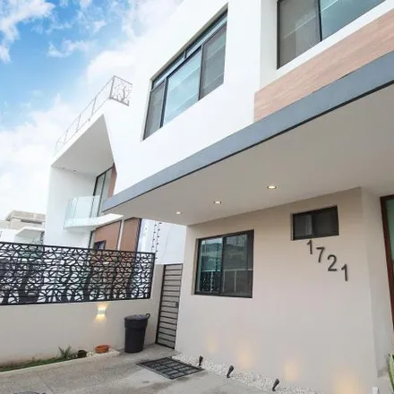 Buy this studio house on unnamed road in 45136 Zapopan, JAL