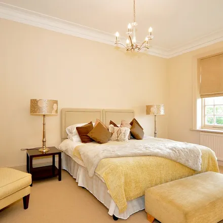 Rent this 2 bed apartment on 22 Bracknell Gardens in London, NW3 7EH