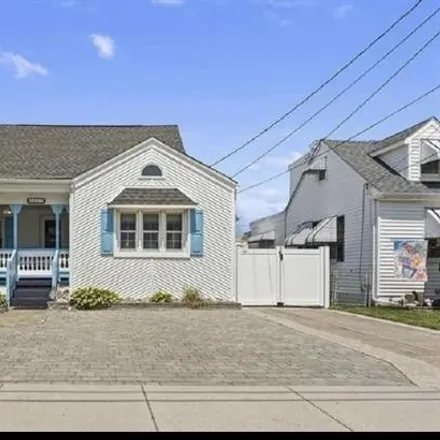 Buy this 4 bed house on 2098 Atlantic Avenue in North Wildwood, Cape May County